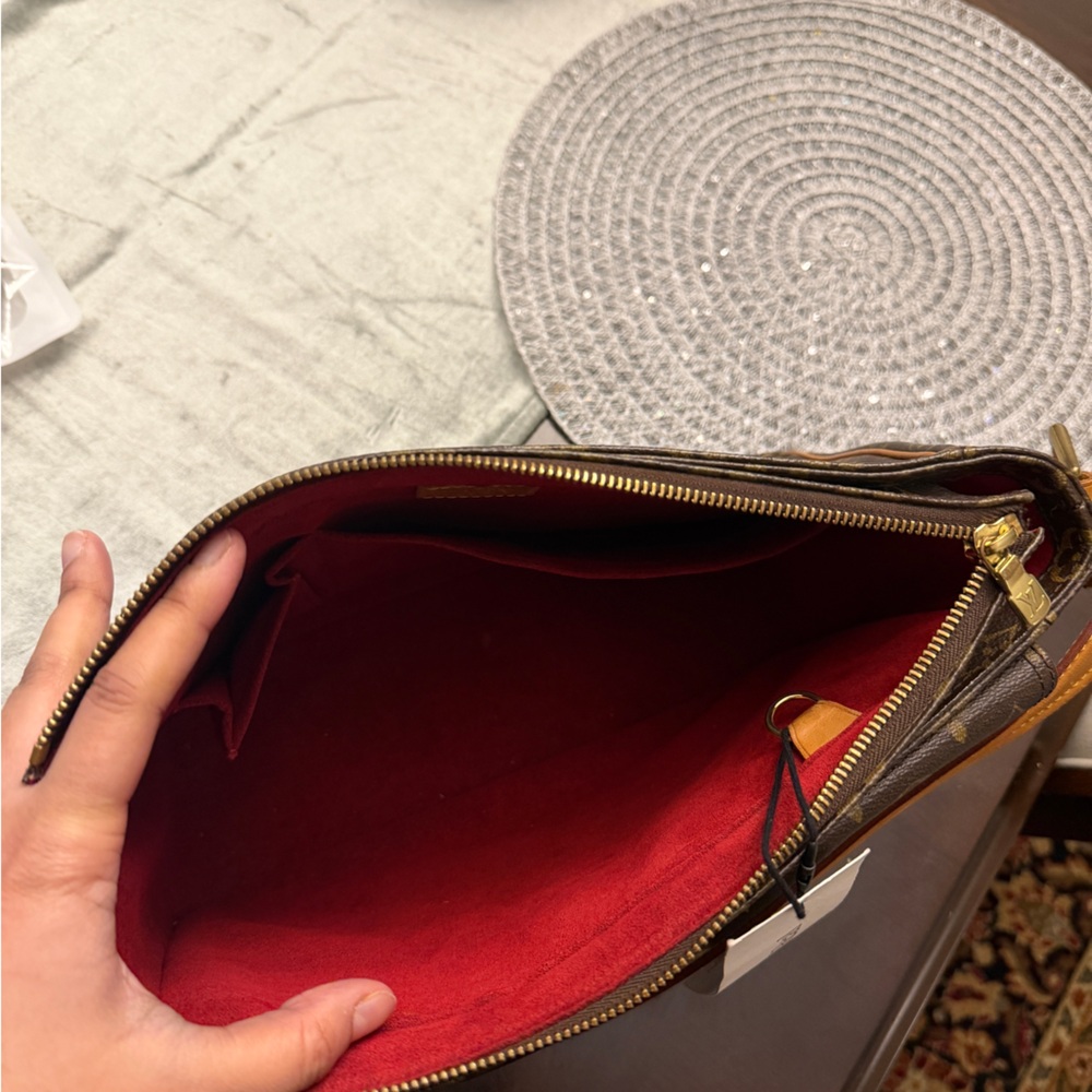 Louis Vuitton Viva Cite GM Monogram Shoulder Bag - Picture 10 of 12